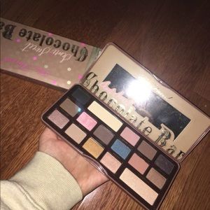 Too faced chocolate pallet